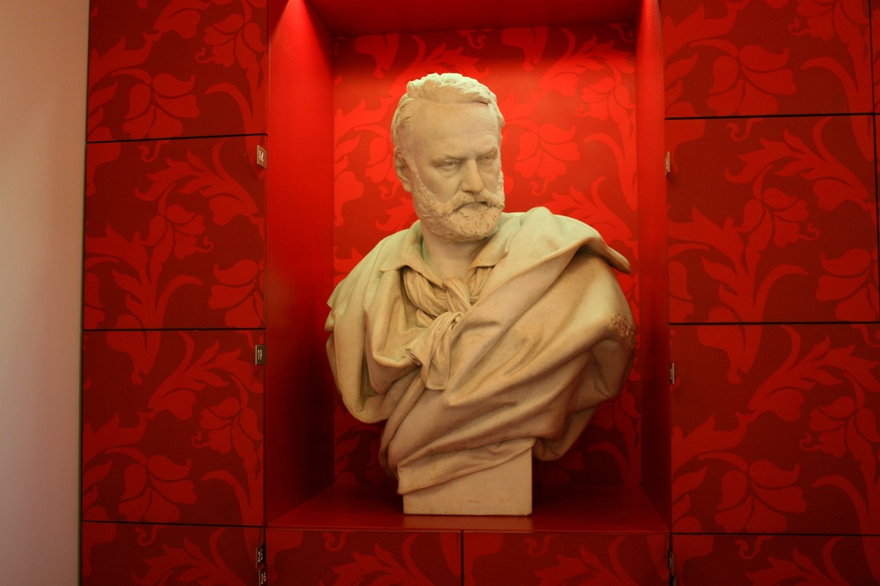 ¿Quién fue Victor Hugo resumen?