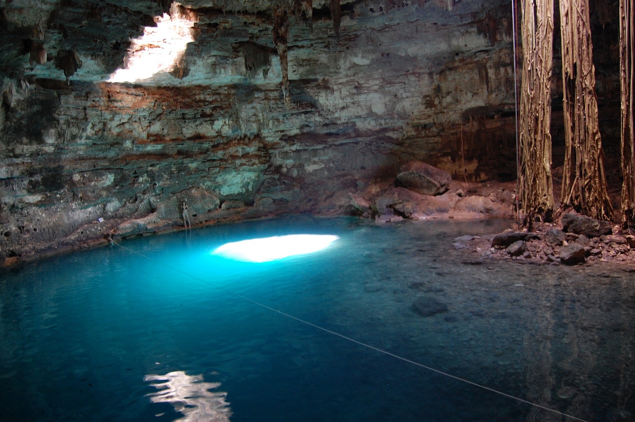 ¿Qué son los cenotes?